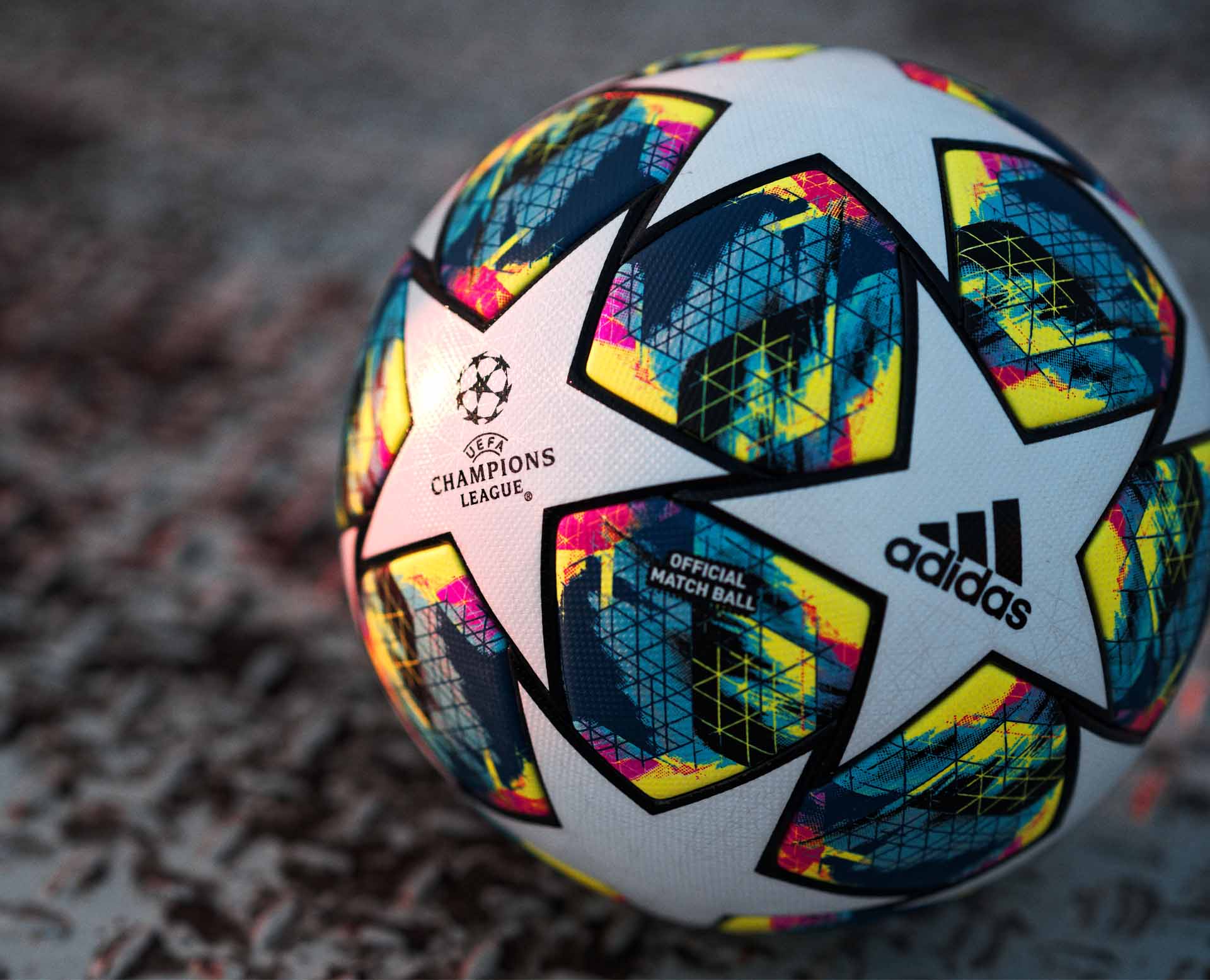 adidas, pallone multicolor per la Champions League 2019/20